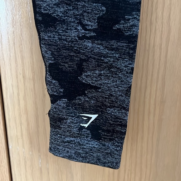 Gymshark Black Camo Seamless Leggings Size Large - Picture 7 of 7